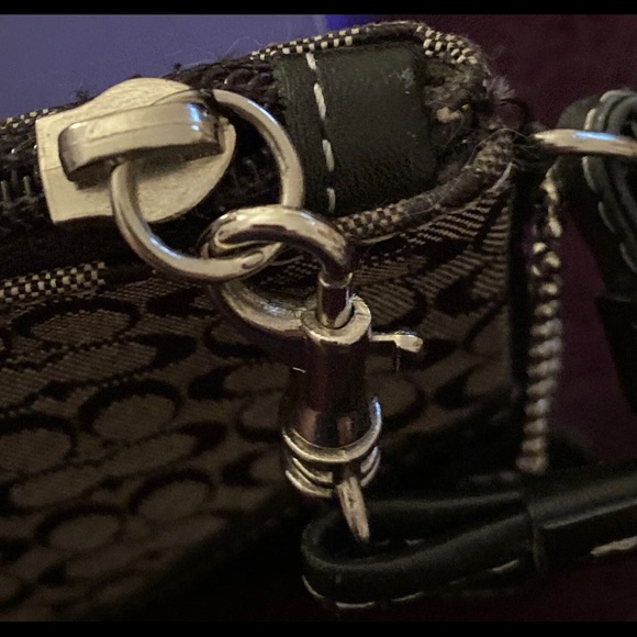 🎉🌸💝 HOST PICK 💝🌸🎉 Vintage Coach Wristlet - Black and Gray - Picture 10 of 10